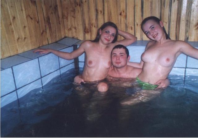Голенькие славянки отдыхают в бане